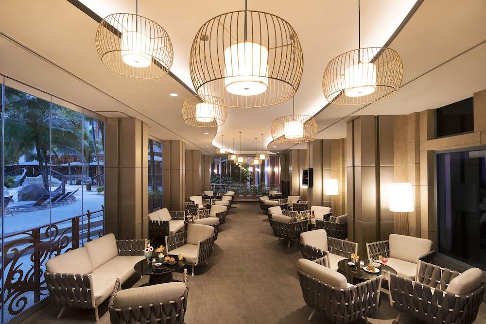 Resorts World Sentosa - Hotel Singapore Exterior foto The interior of the lounge